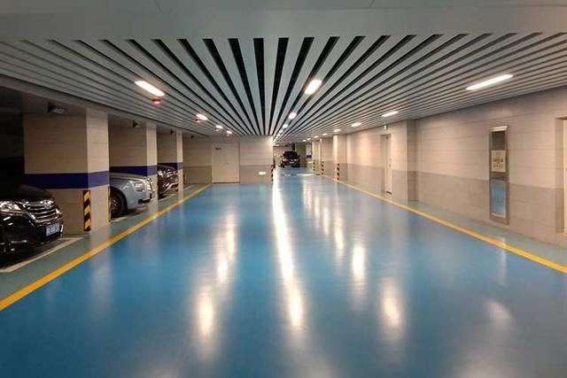 先进材料与技术在环氧地坪翻新防脱层中的关键作用